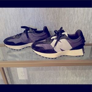 Women’s New Balance 327 Size 7.5